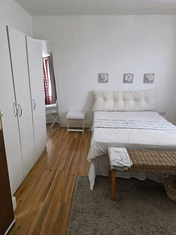 Room Jedburgh Road in Greater London