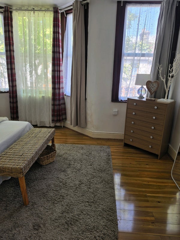 Room Jedburgh Road in Greater London