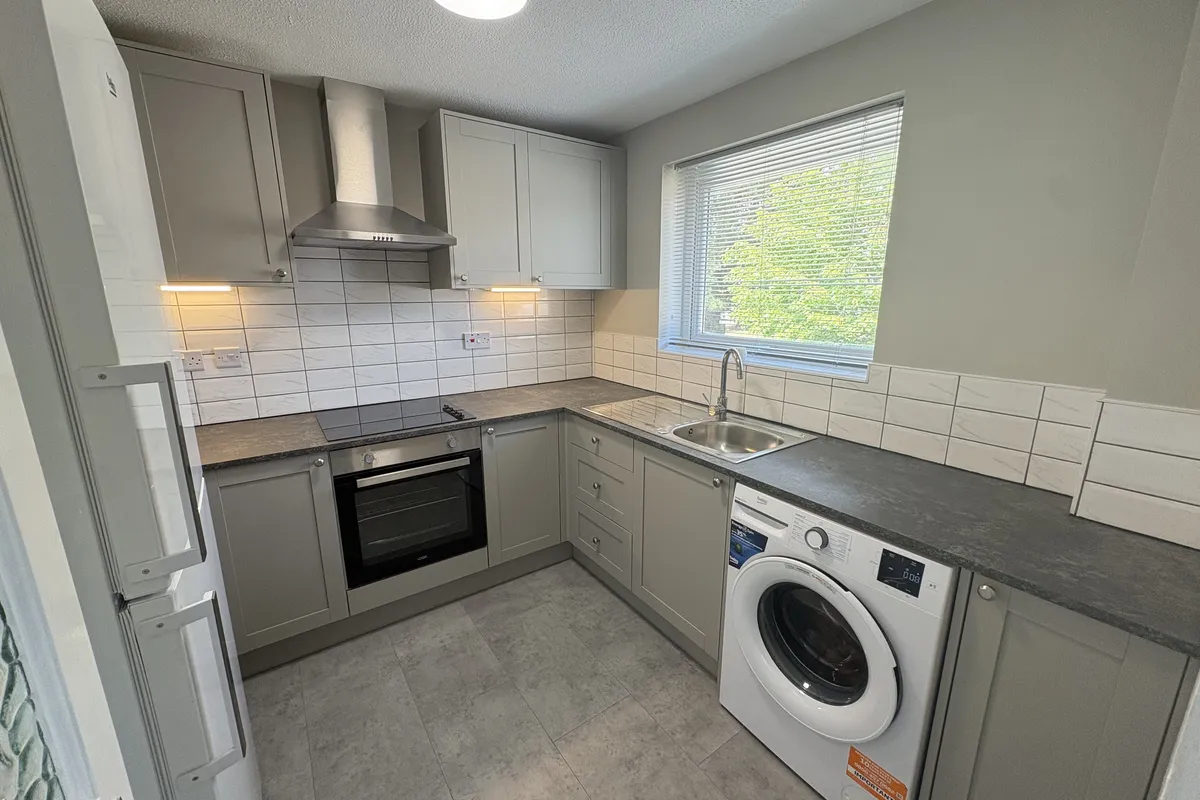 Flat Cozens Lane East in Broxbourne