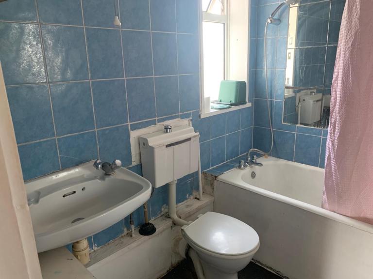 Flat Thorncliffe Road in Greater London