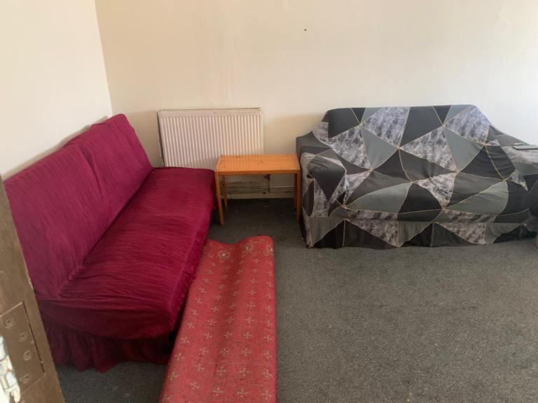 Flat Thorncliffe Road in Greater London