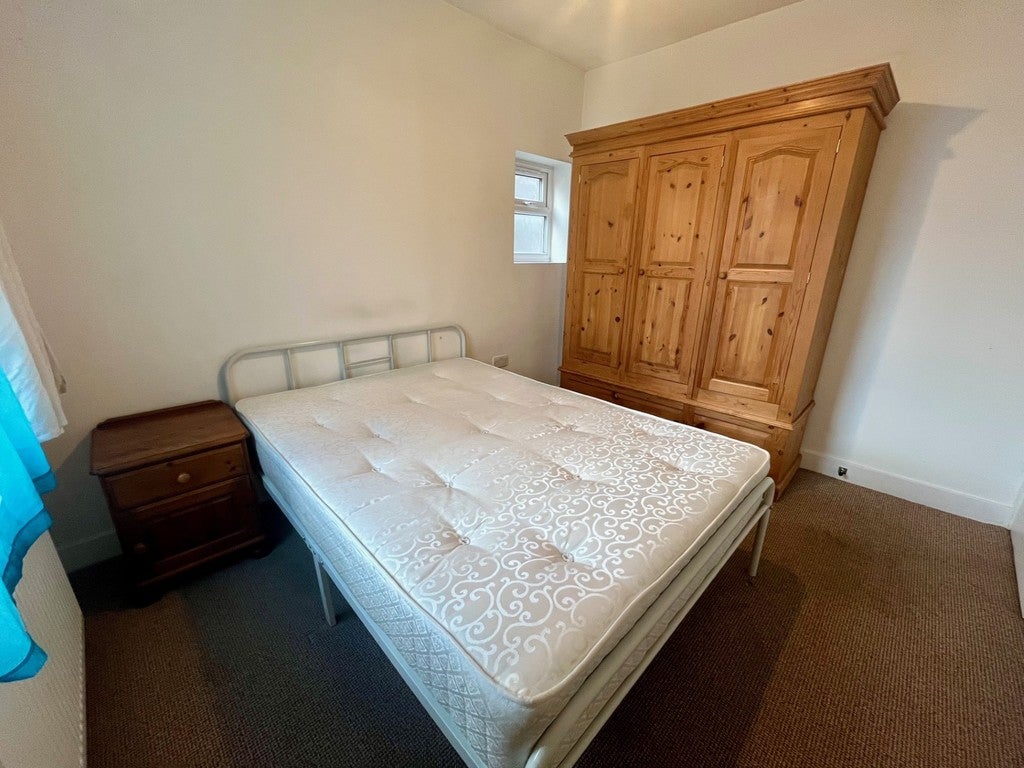 Room Staines Road in Greater London