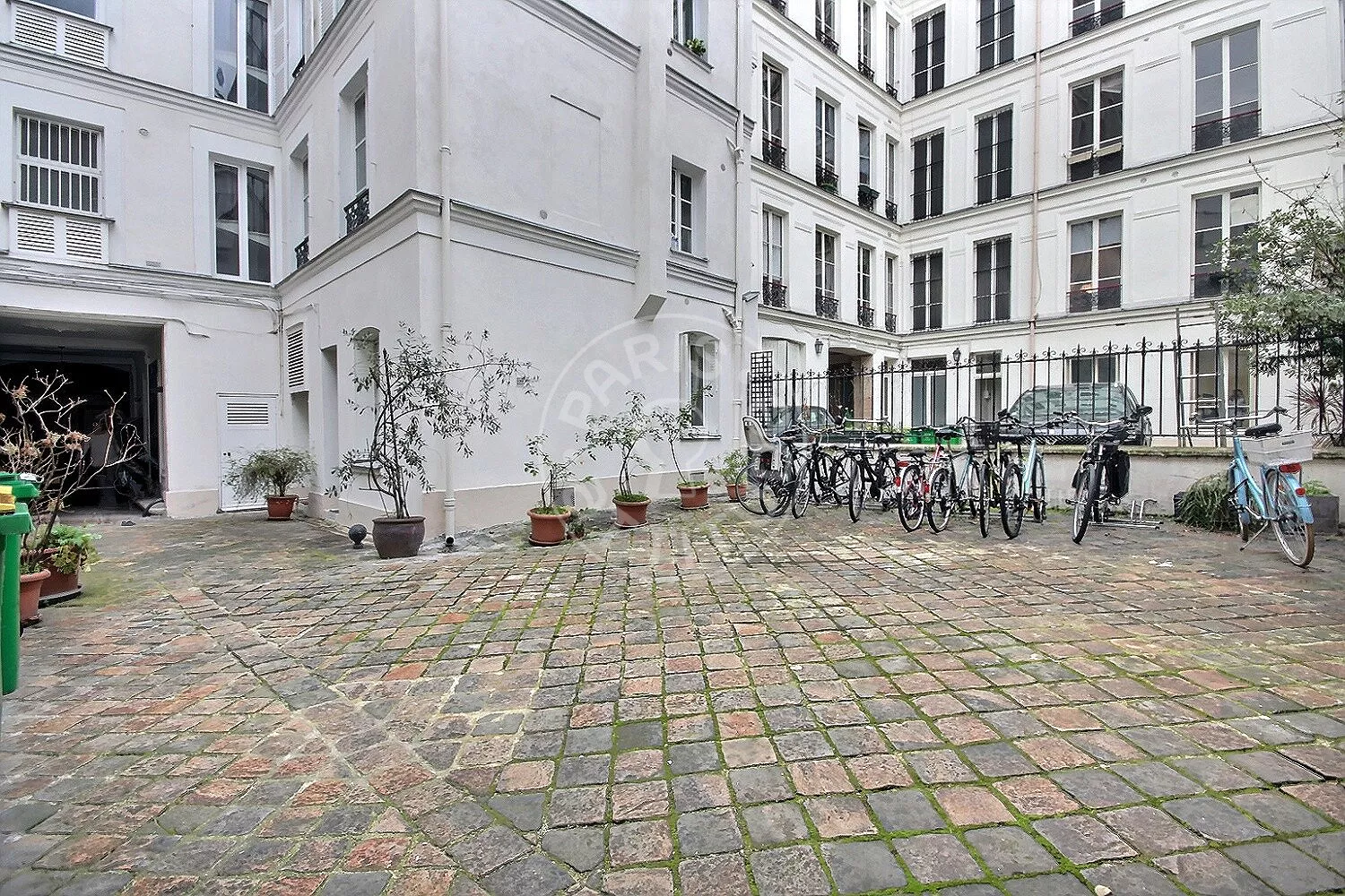 Appartement Rue de Parme à Paris