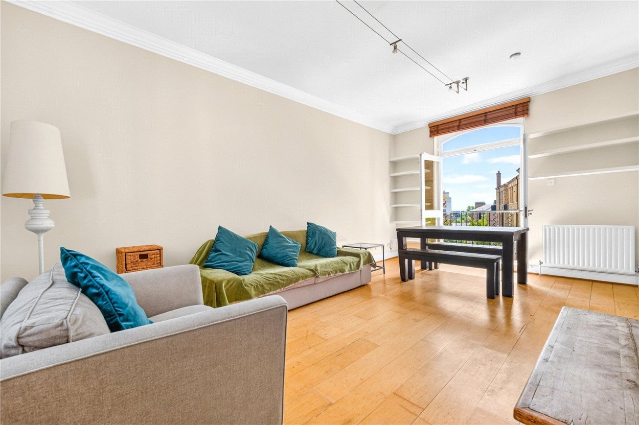 Flat New End in Greater London