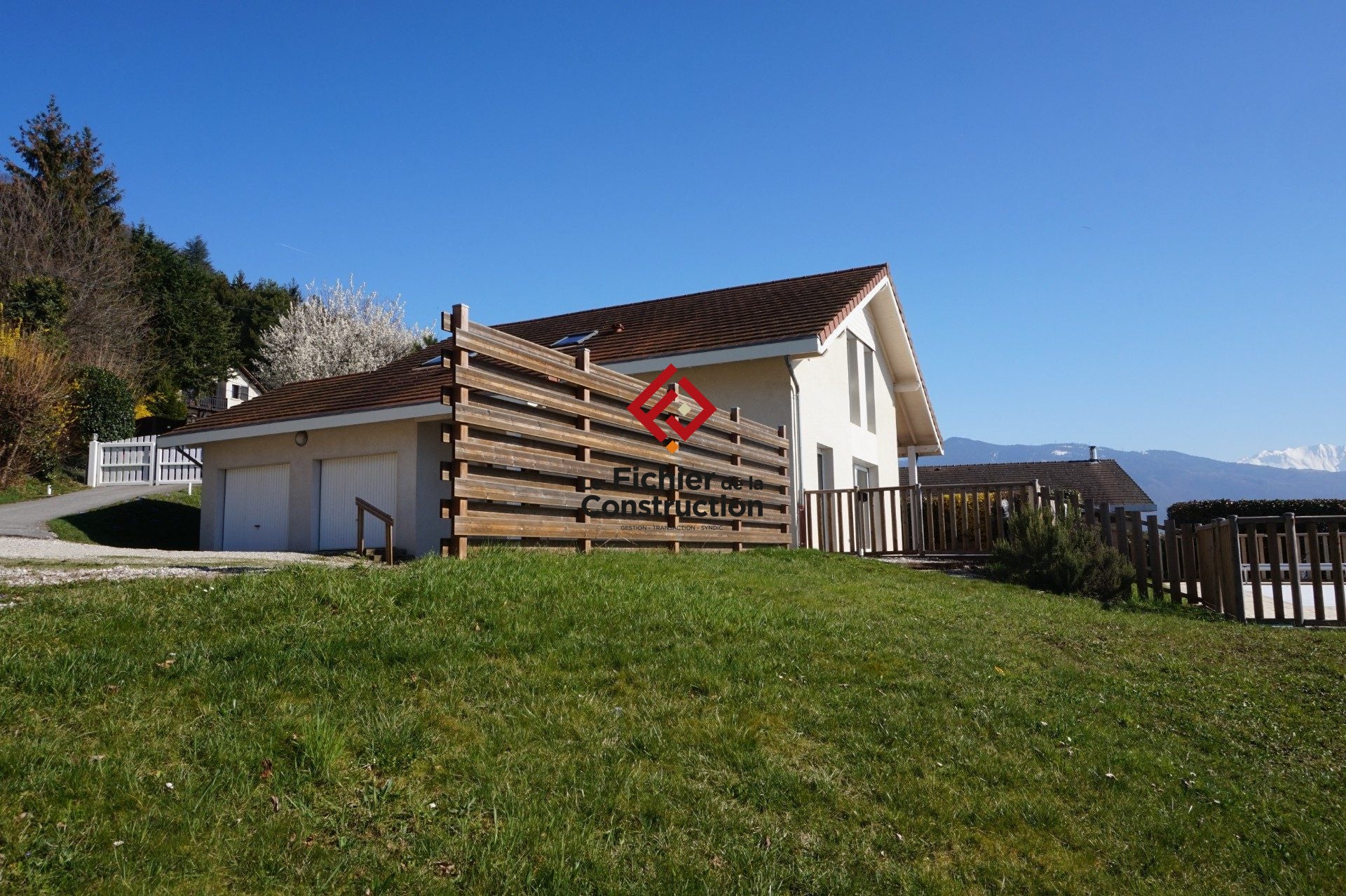 House Chemin Grand Champ in Brié-et-Angonnes
