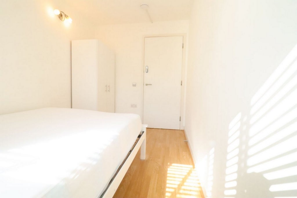 Room Globe Road in Greater London