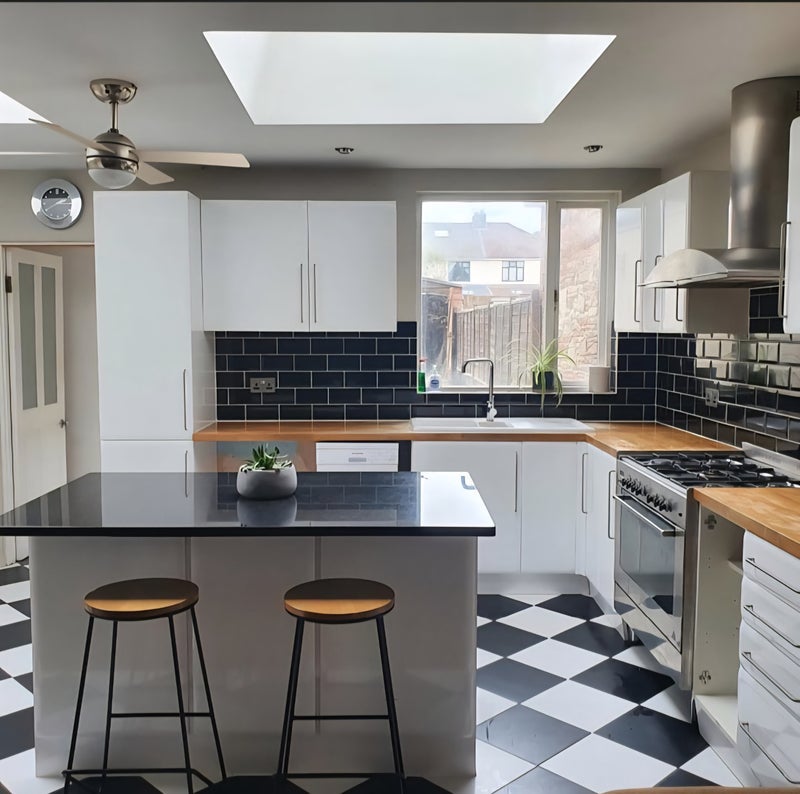 Room Cassell Road in Bristol