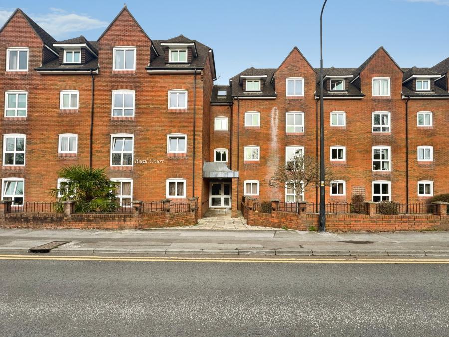 Flat Weymouth Street in Warminster