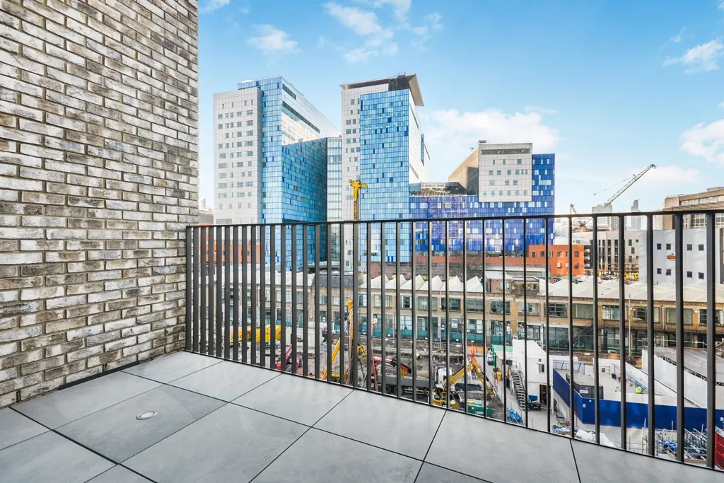 Flat Sidney Street in Greater London
