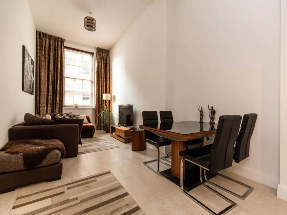 Flat West Close in Cardiff