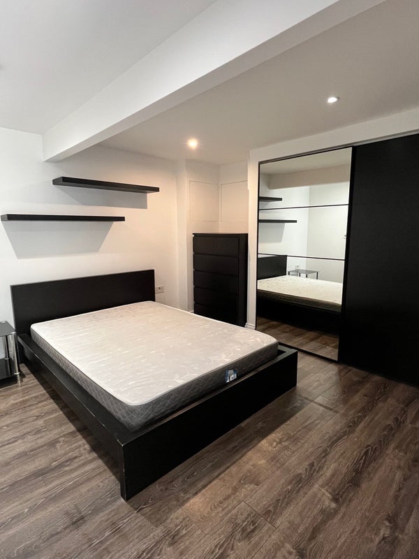Flat Farningham Road in Caterham