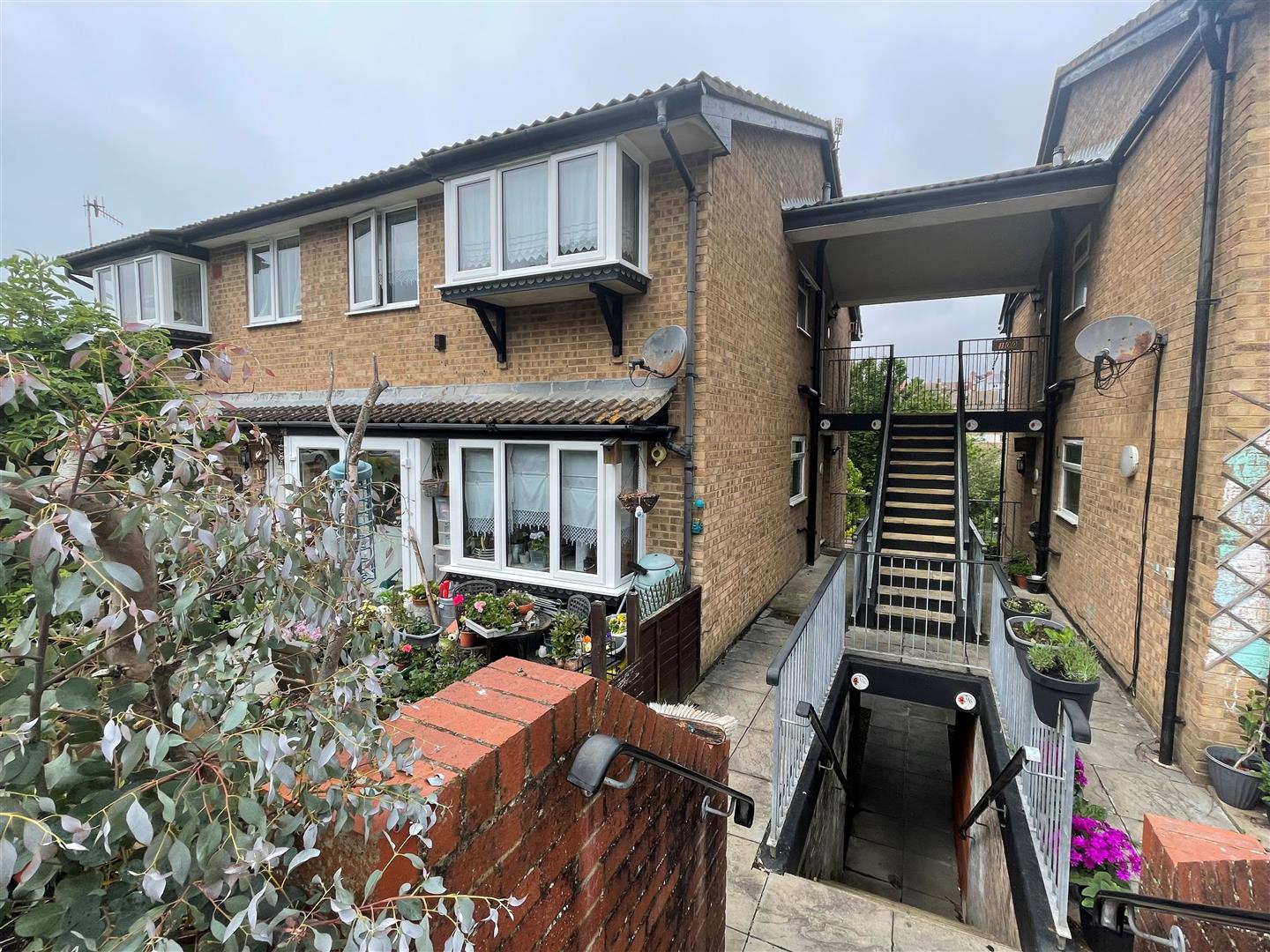 Flat Pinders Road in Hastings