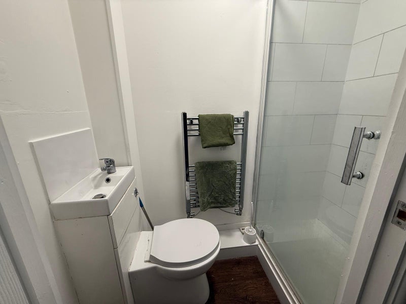 Room Samuel Brunts Way in Mansfield Woodhouse