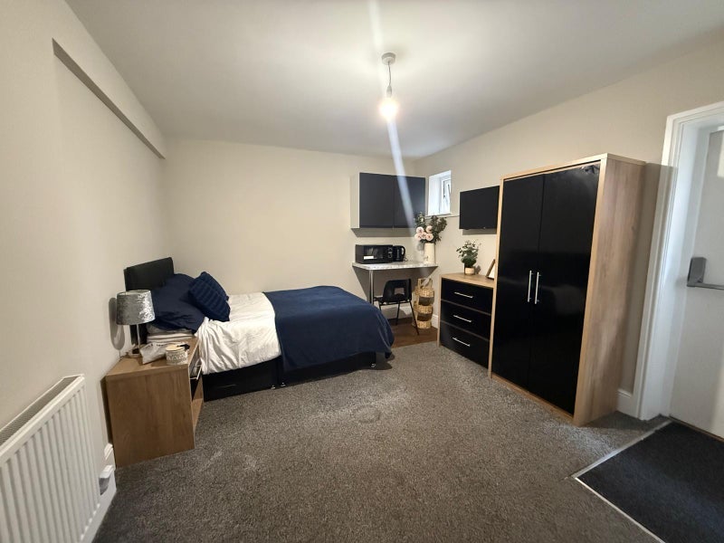 Room Samuel Brunts Way in Mansfield Woodhouse