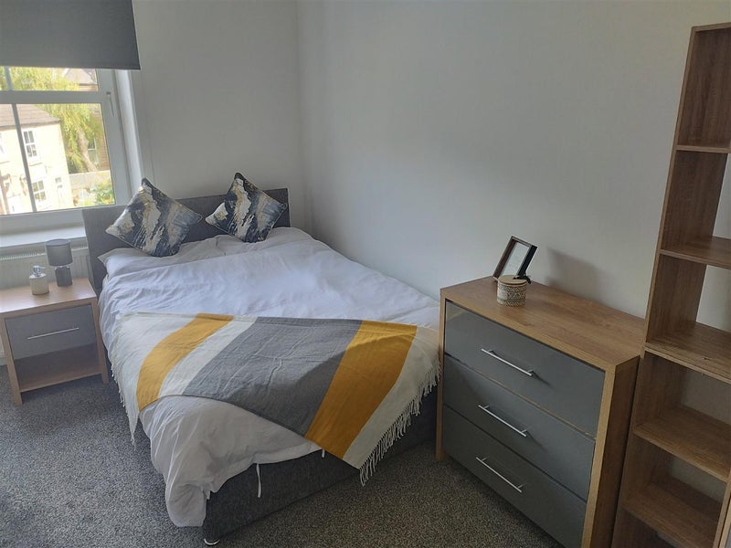 Room Samuel Brunts Way in Mansfield Woodhouse