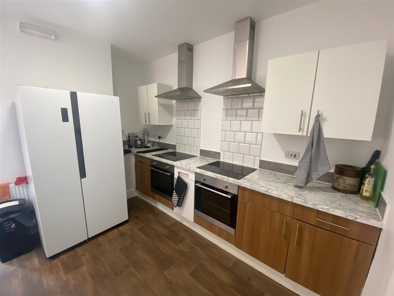 Room Samuel Brunts Way in Mansfield Woodhouse