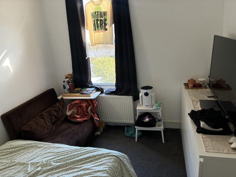 Room Blenheim Road in Greater London