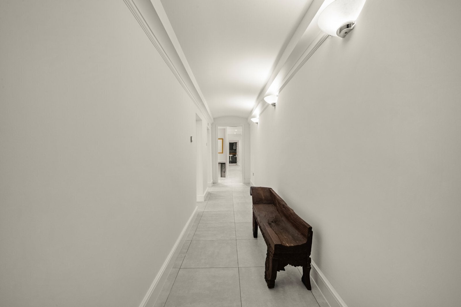 Flat Queen's Gardens in City of Westminster