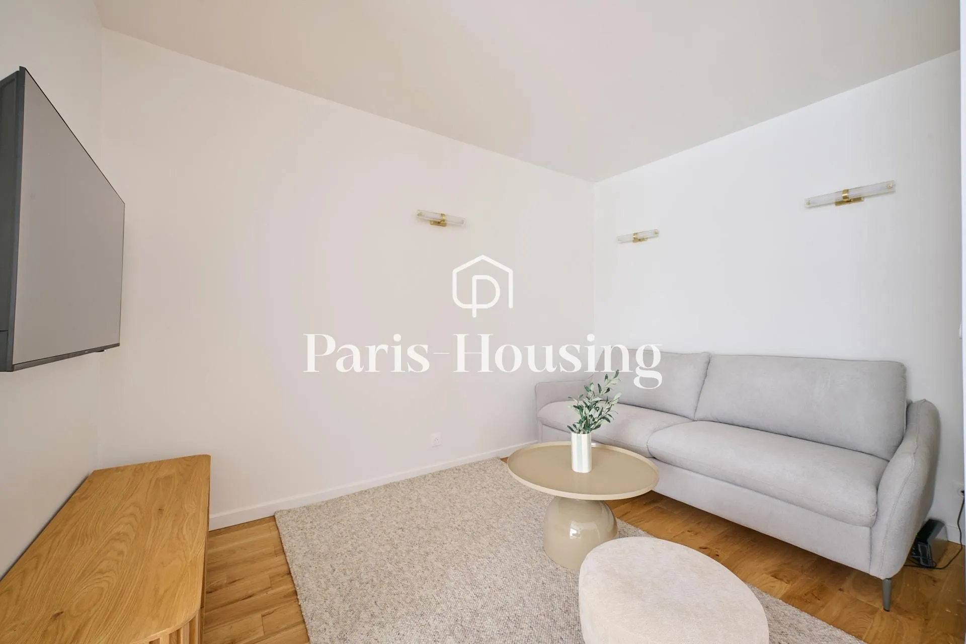 Flat Rue Carrier-Belleuse in Paris