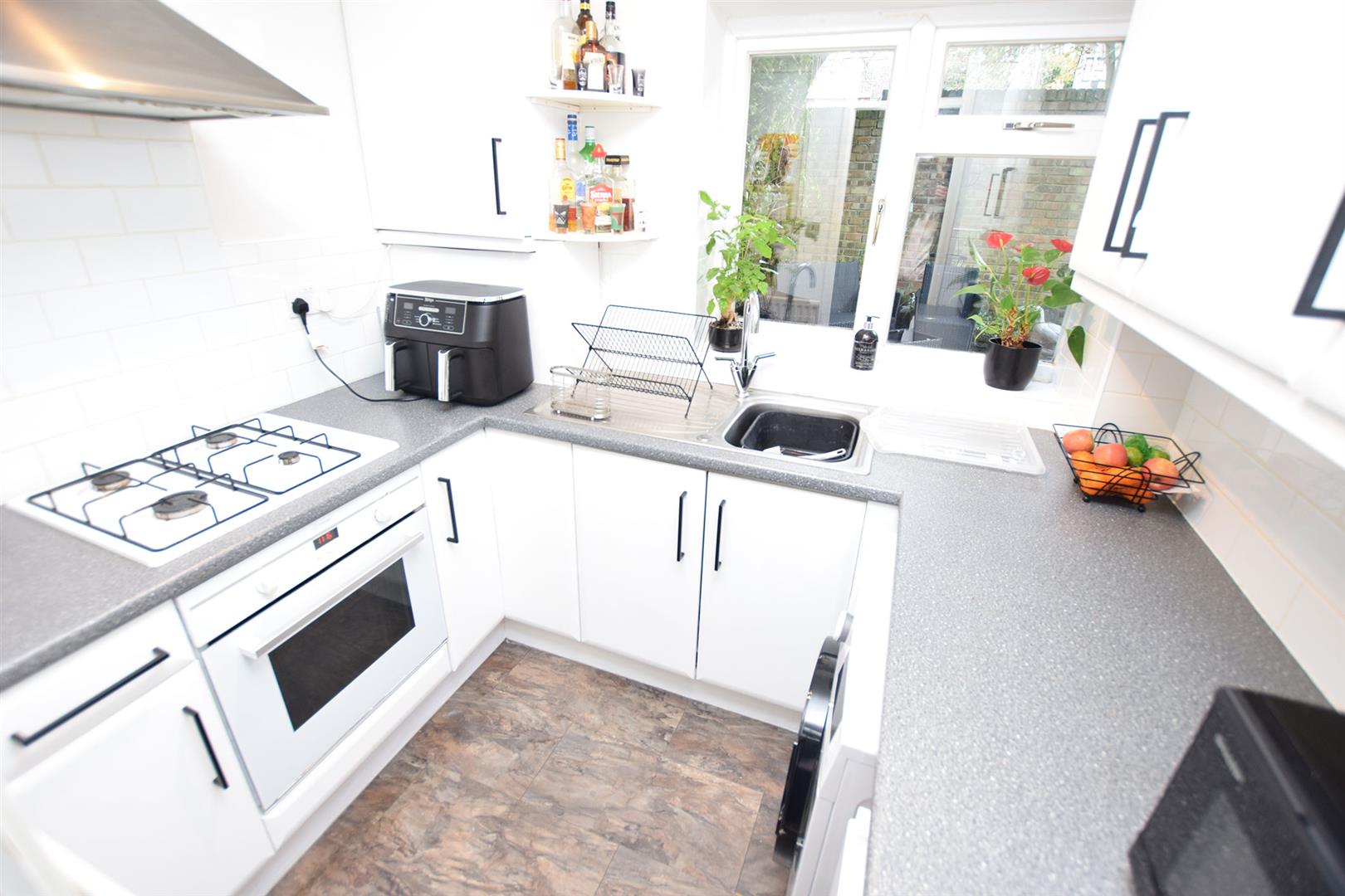 Flat Thistledown Close in Gillingham