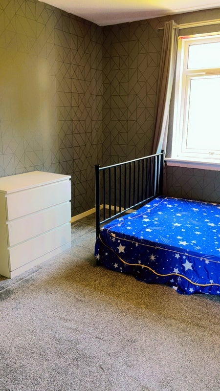 Room Torogay Street in Glasgow