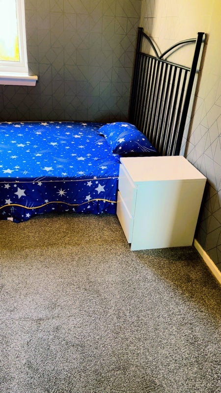 Room Torogay Street in Glasgow