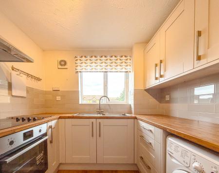 Flat Pioneer Way in Watford
