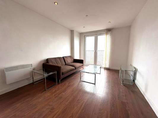 Flat Sillavan Way in Salford