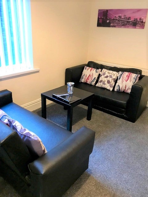 Flat Chillingham Road in Newcastle upon Tyne