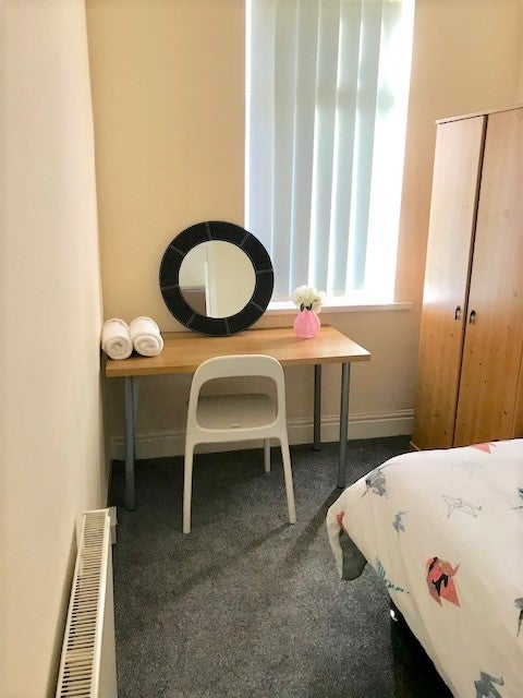Flat Chillingham Road in Newcastle upon Tyne