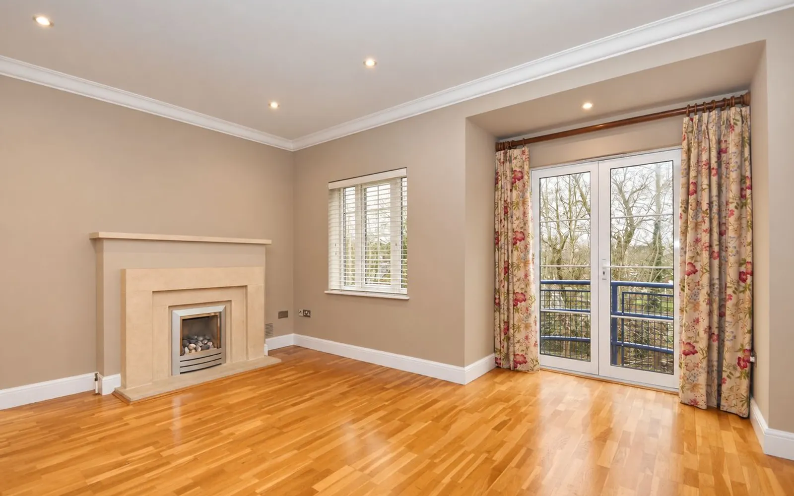 Flat Jessamy Road in Elmbridge