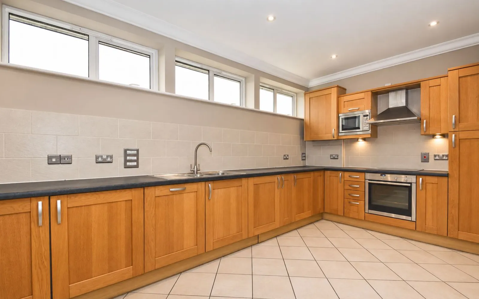 Flat Jessamy Road in Elmbridge