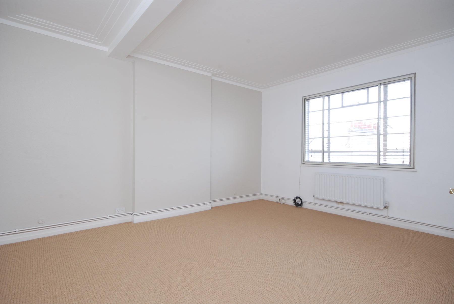 Flat Gloucester Road in Greater London