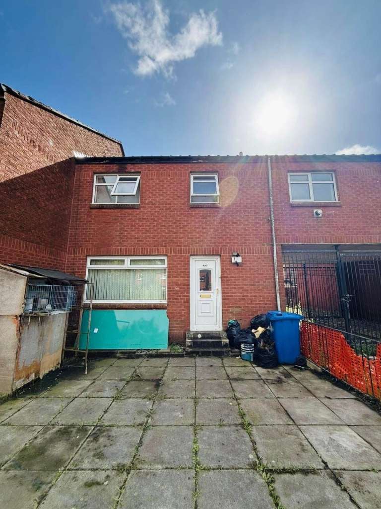 House Gourlay Lane in Glasgow