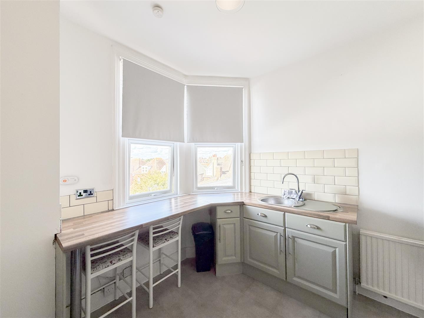 Flat Clifford Road in Rother