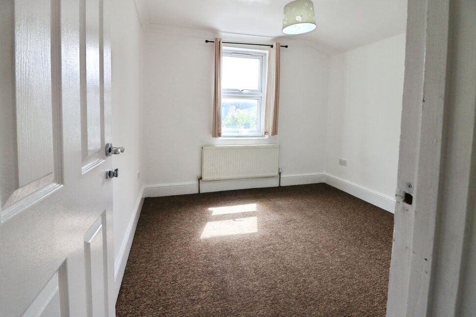 Flat Northcote Road in Greater London