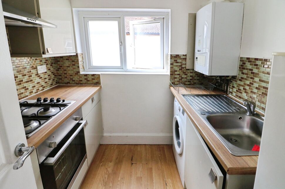 Flat Northcote Road in Greater London