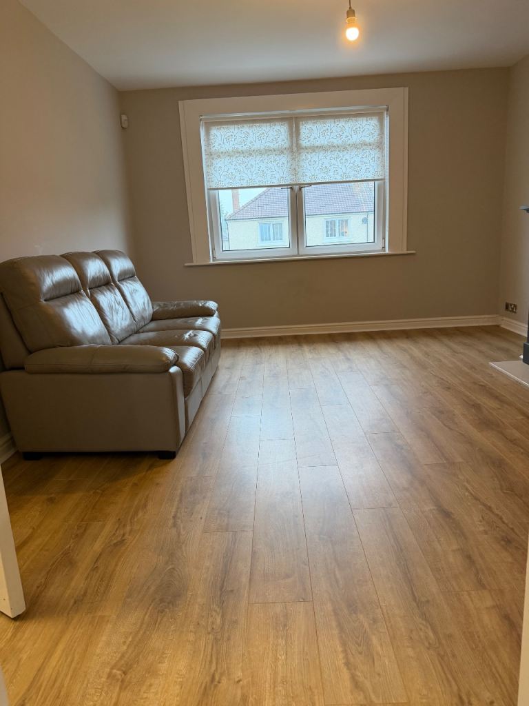 Flat Dunrod Street in Glasgow