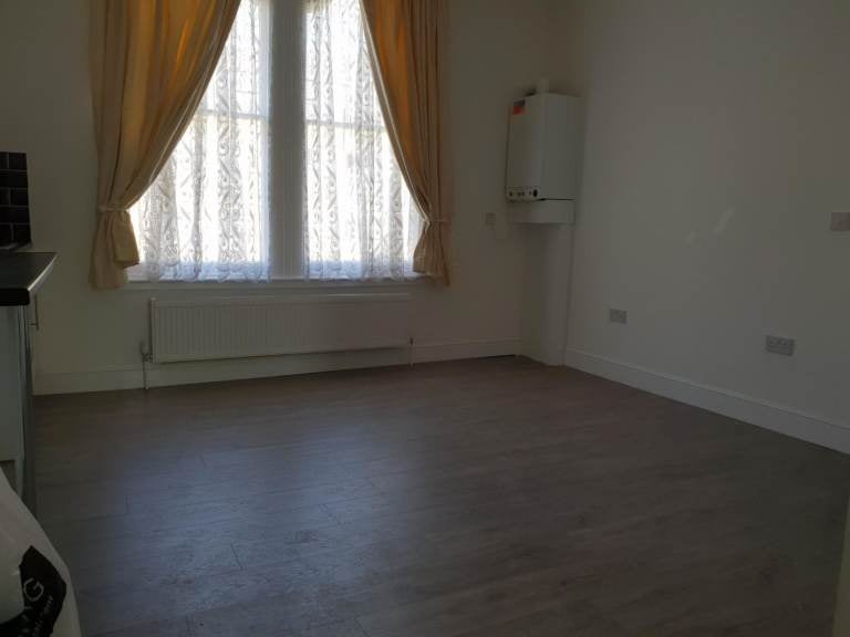 Flat Park Lane in Greater London