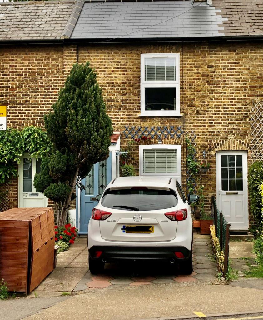 House Hawks Road in Greater London