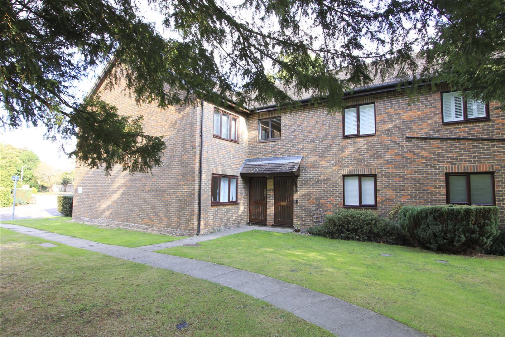 Flat Pepys Close in Greater London