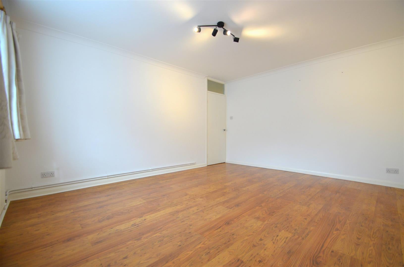 Flat Pepys Close in Greater London