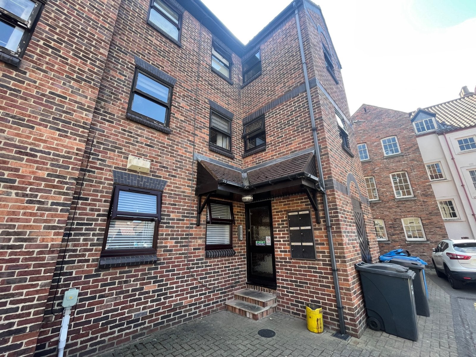 House Grammar School Yard in Hull