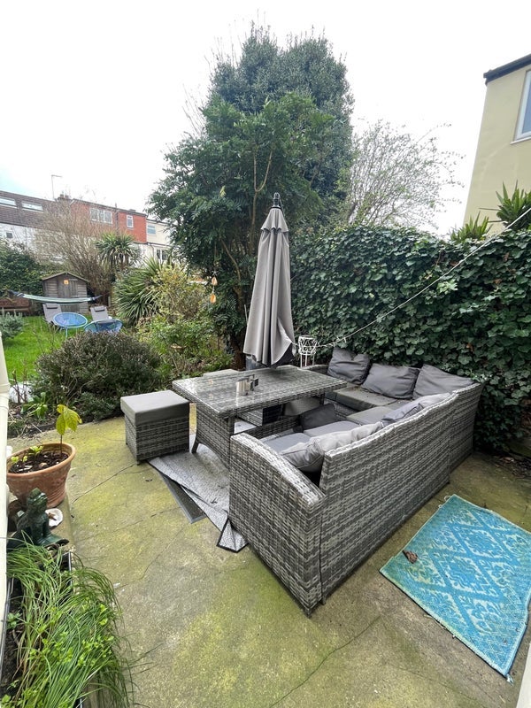 Room Kings Avenue in Greater London
