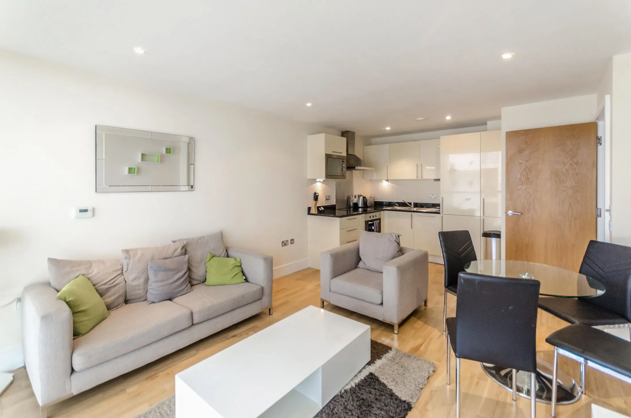 Flat Lanterns Way in Greater London