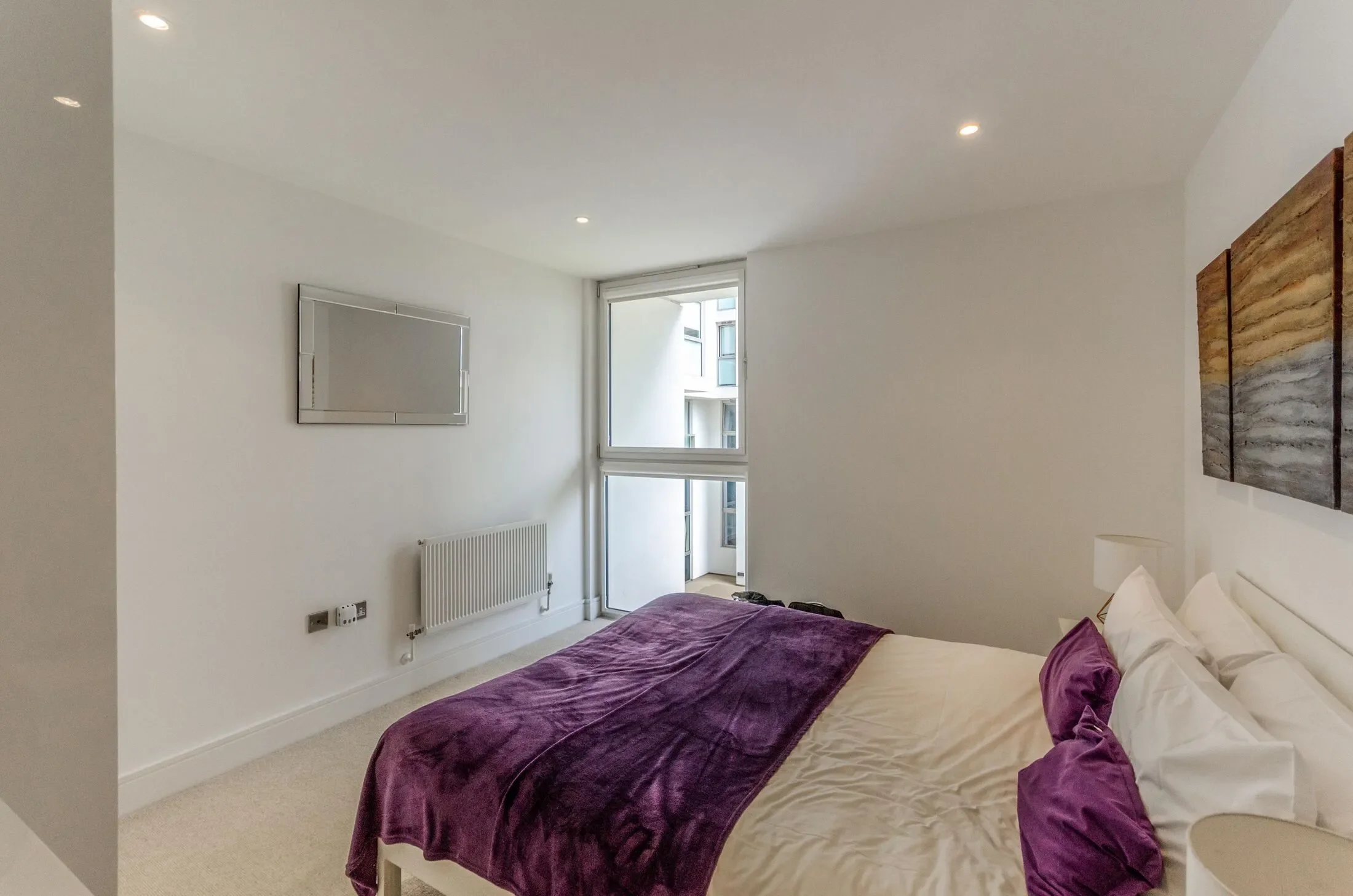 Flat Lanterns Way in Greater London