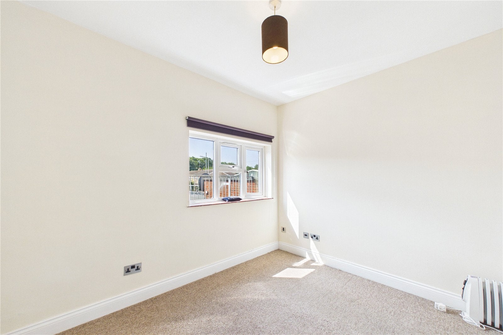 Flat High Street in Theale