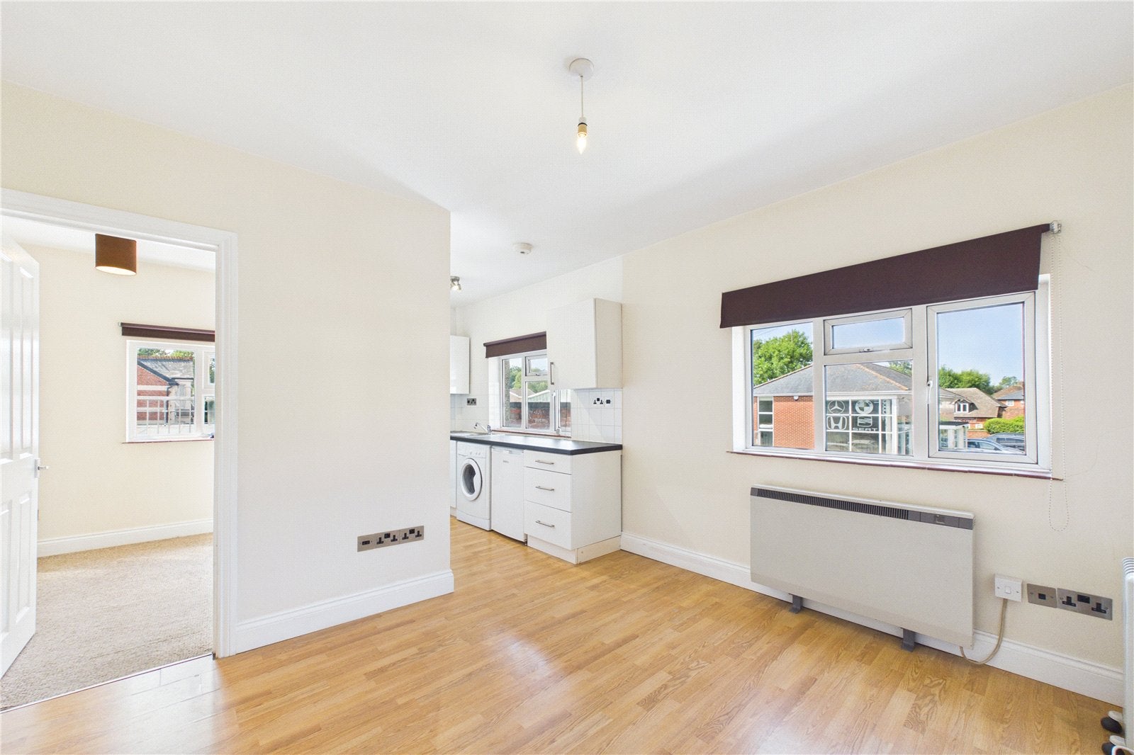 Flat High Street in Theale