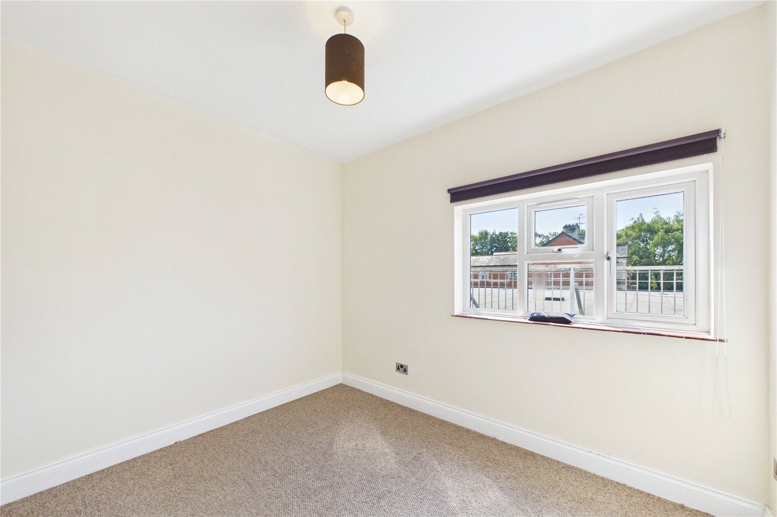 Flat High Street in Theale