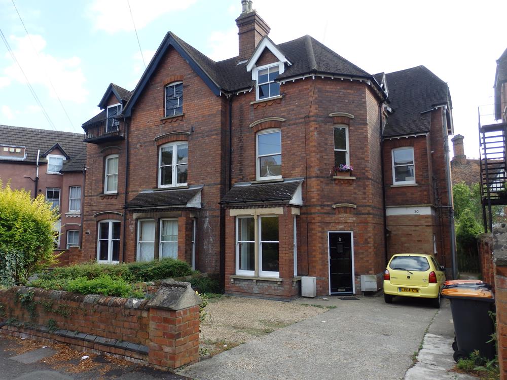 Flat Lansdowne Road in Bedford
